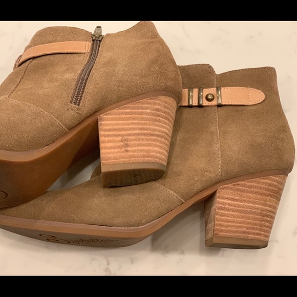 Seychelles Booties - Picture 6 of 7